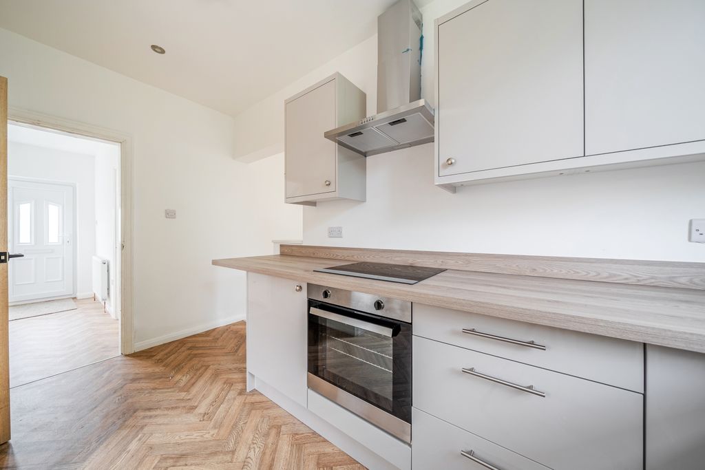 Property photo 3 of 15 1481121-15-6A3A9ee2c975E