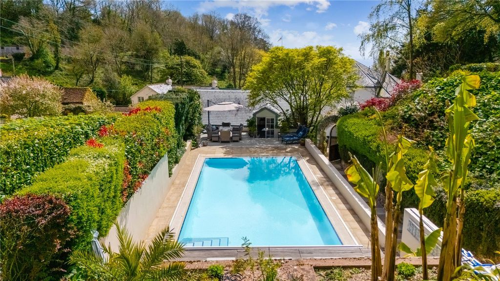 Property photo 2 of 26 Swimming Pool