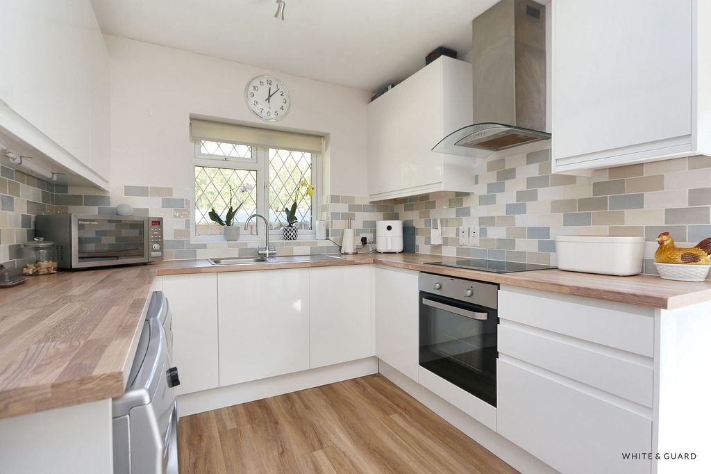 Property photo 3 of 14