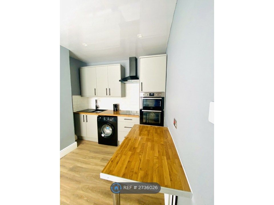 Property photo 3 of 13 Kitchen