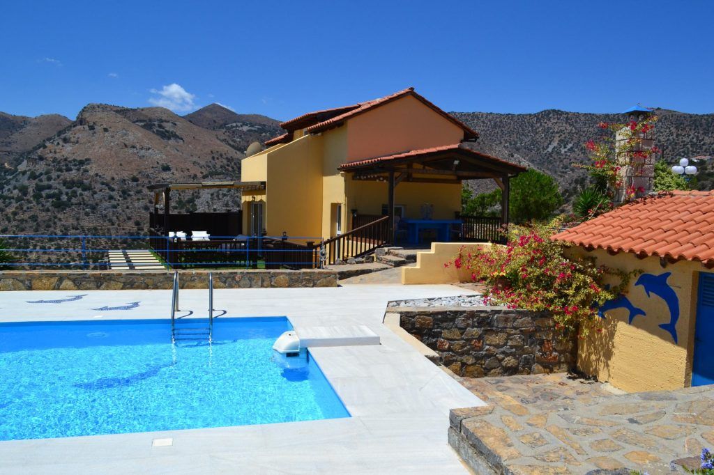 Property photo 2 of 47