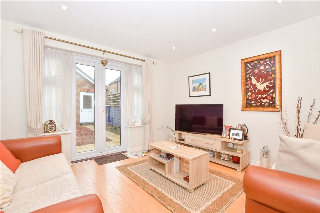 Property photo 3 of 10 Lounge/Diner