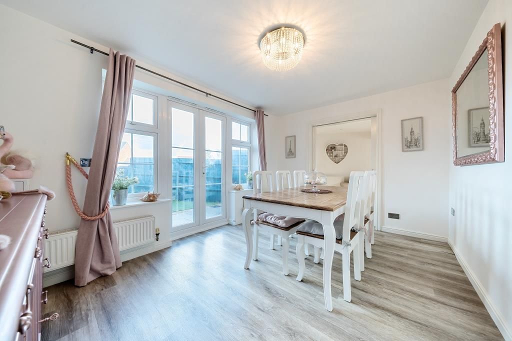 Property photo 3 of 10 Dining