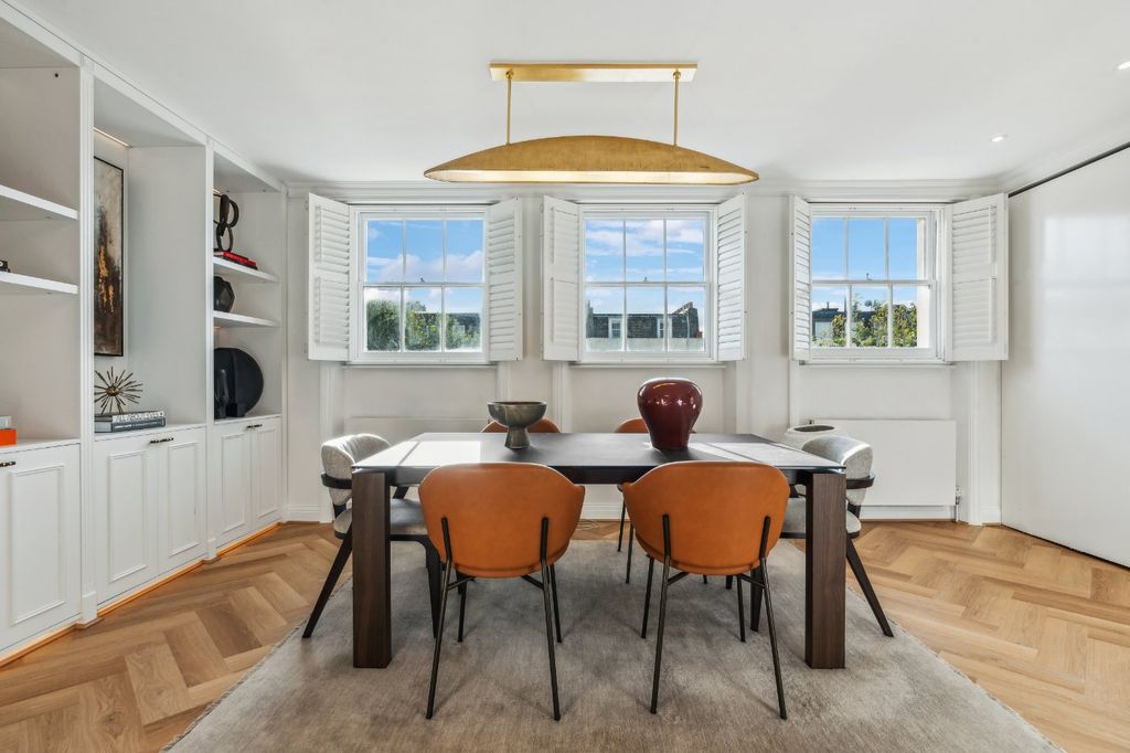 Property photo 1 of 24 Dining Space