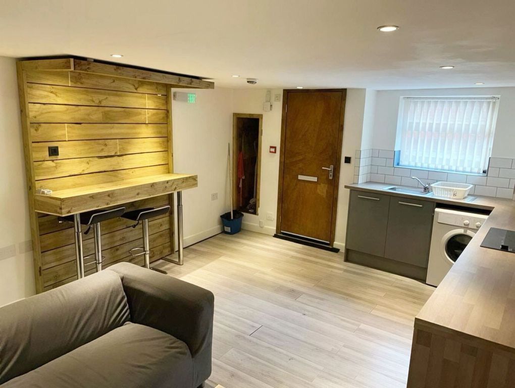 Property photo 1 of 3