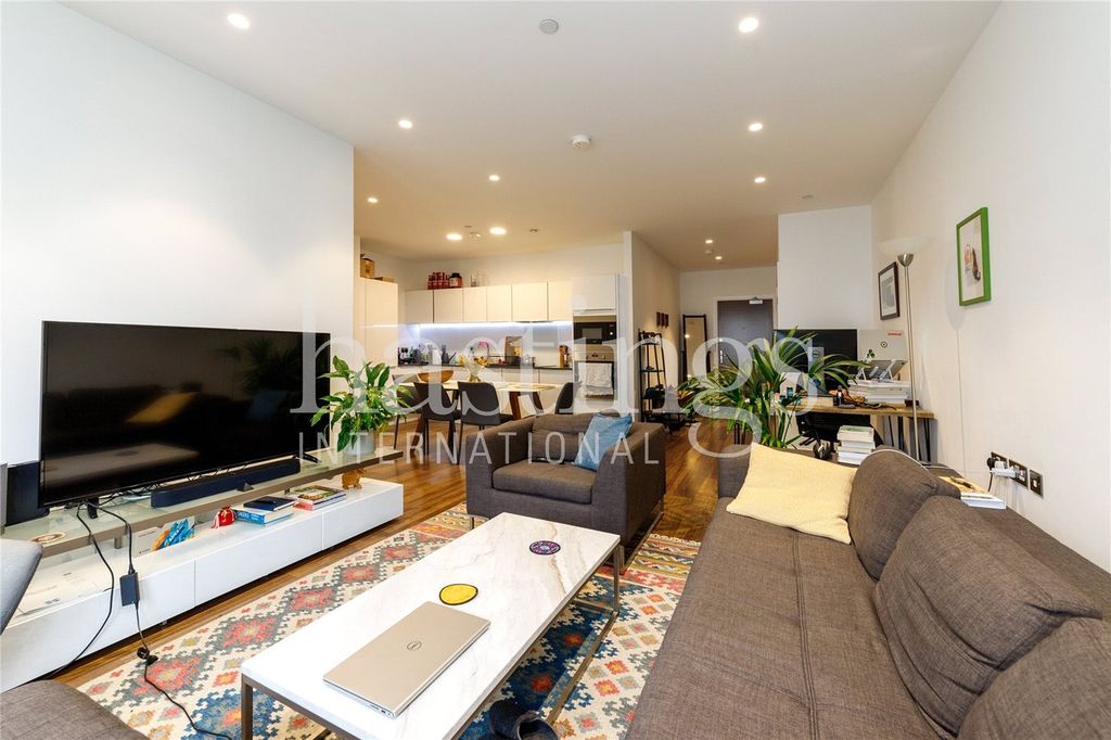 Property photo 2 of 10