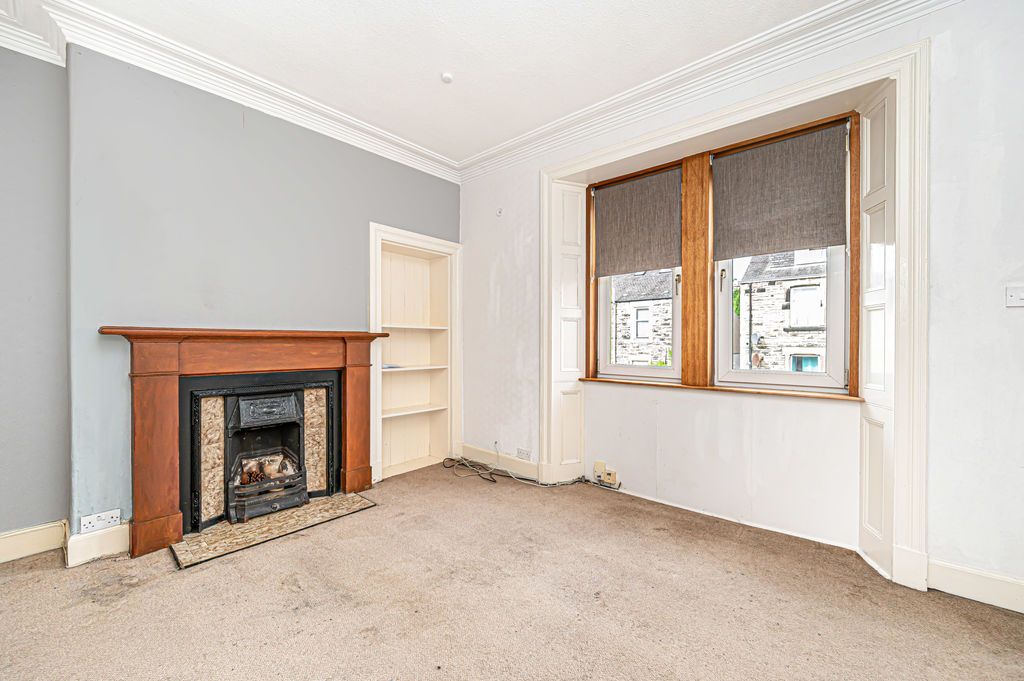Property photo 3 of 15 Lounge