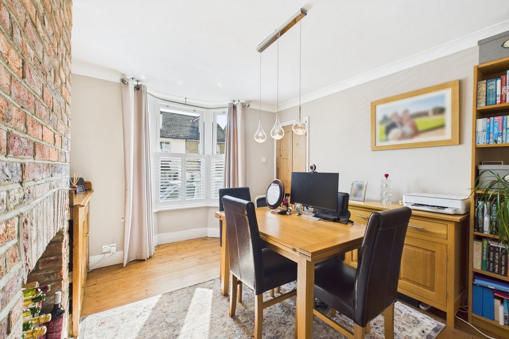 Property photo 3 of 23