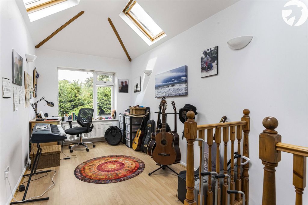 Property photo 2 of 32 Robinson Jackson