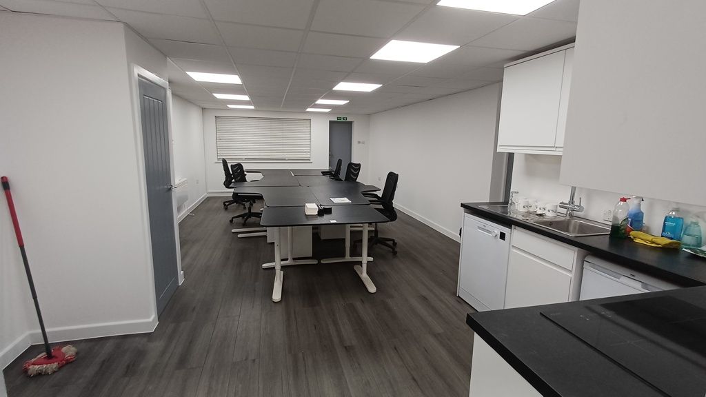 Property photo 3 of 12 Photo 9