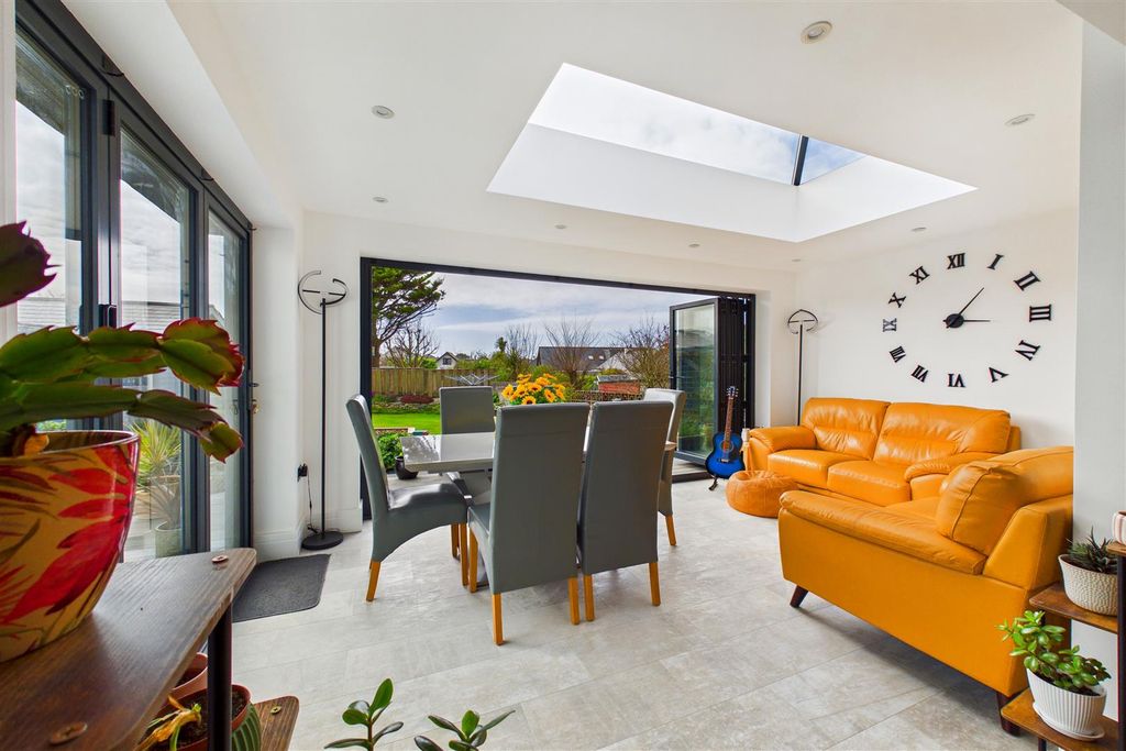 Property photo 3 of 34 Sun Room