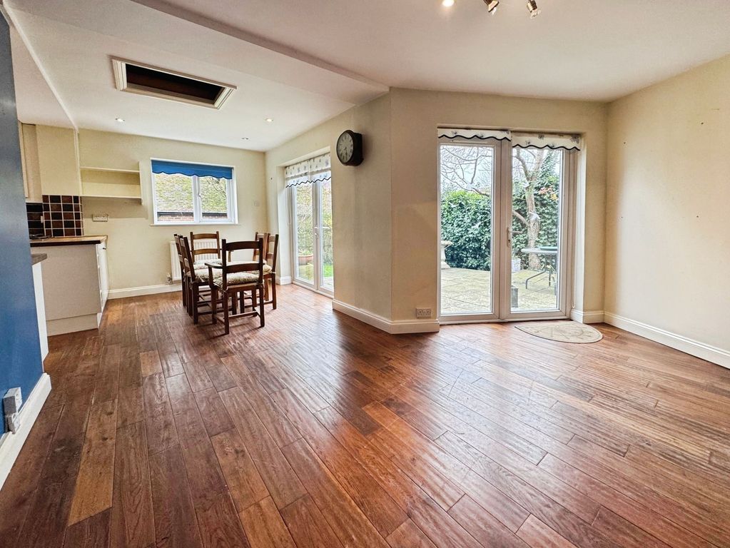 Property photo 3 of 24