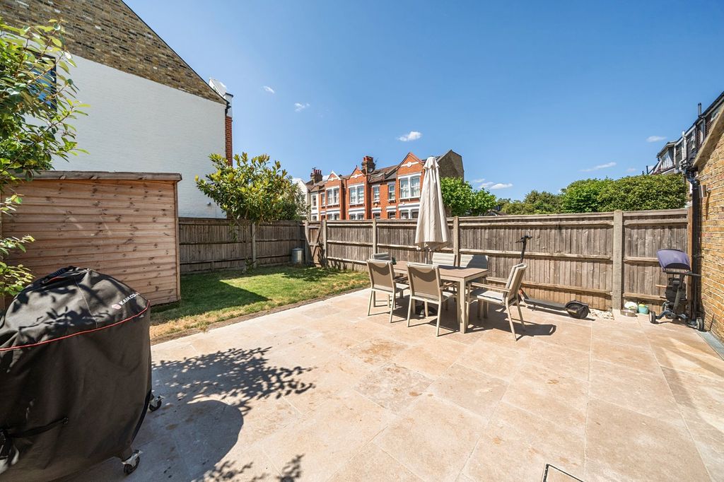 Property photo 1 of 8 Picture No. 05