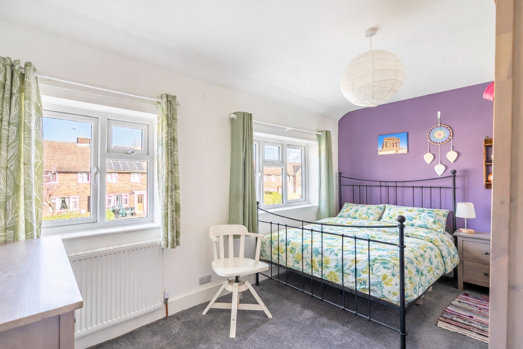 Property photo 2 of 16 Bedroom