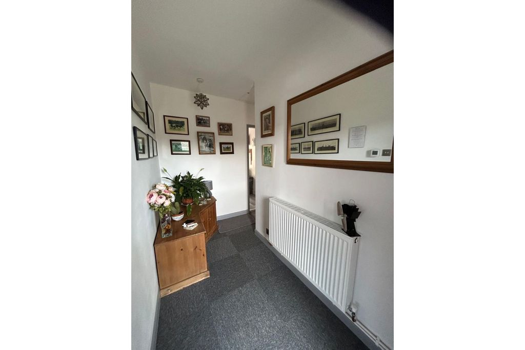 Property photo 2 of 25 Entrance Hall