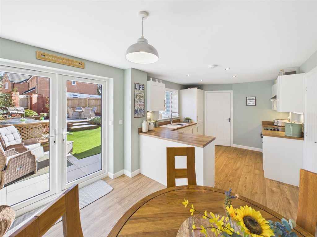 Property photo 2 of 27 Cam04045G0-Pr0074-Still010.Jpg