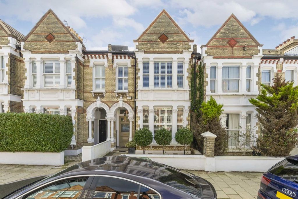 Property photo 1 of 8