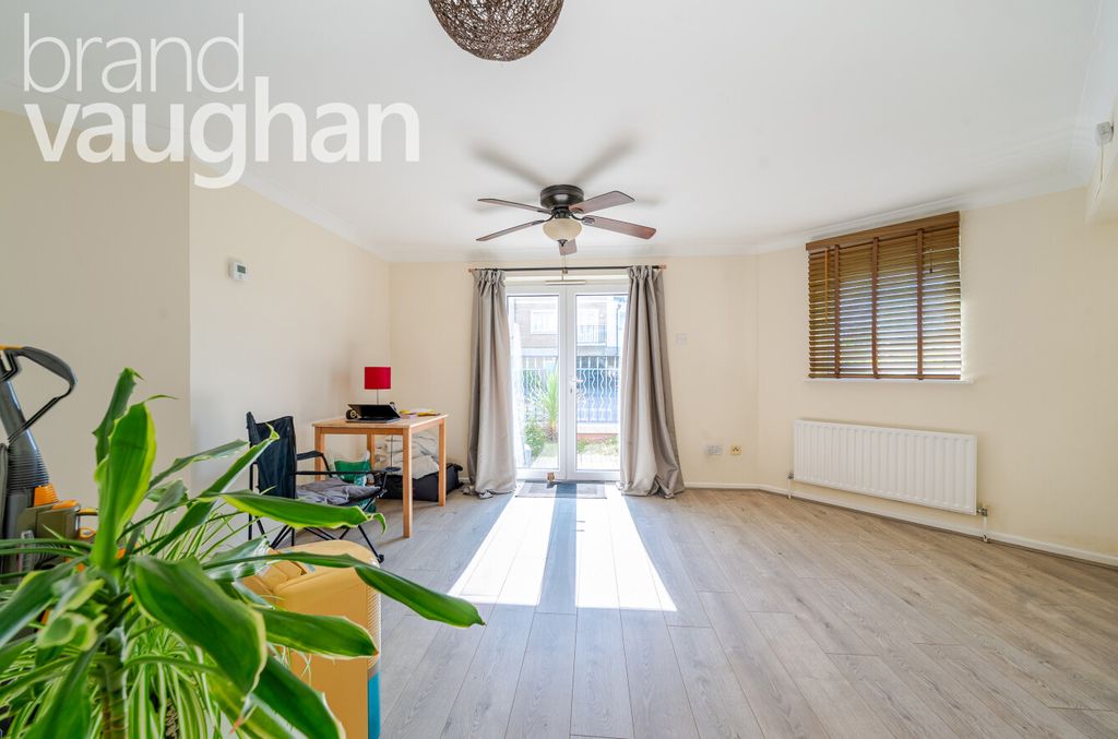 Property photo 2 of 9 Living Room