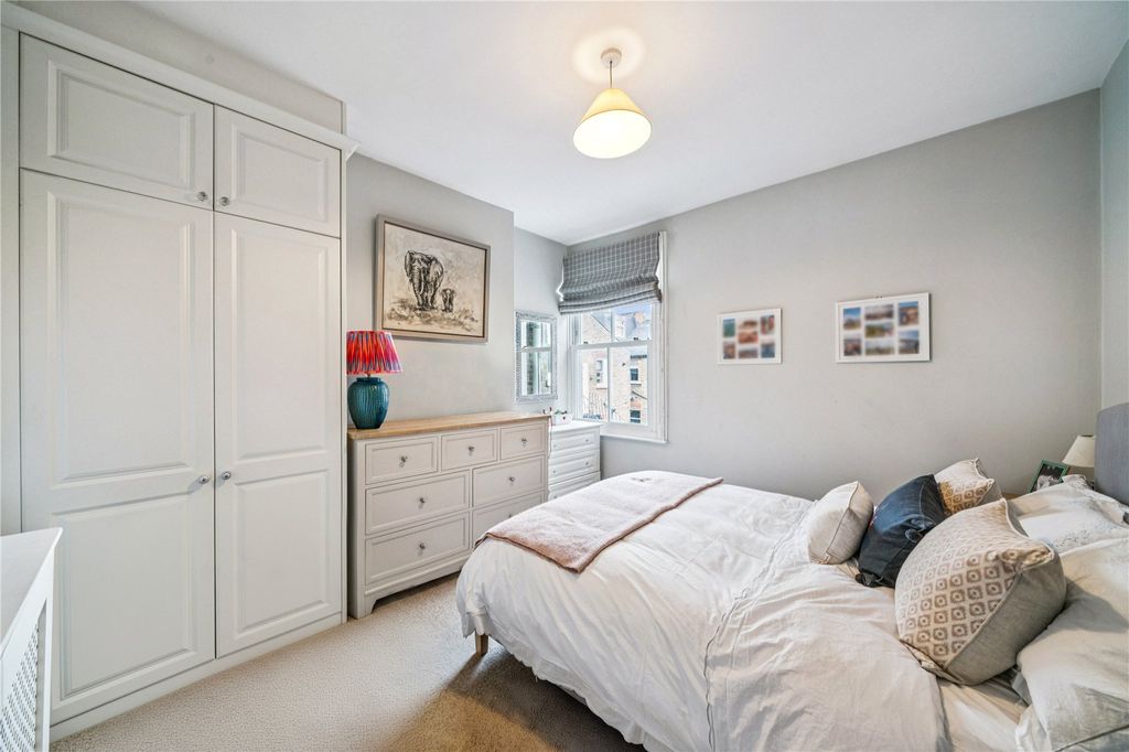 Property photo 3 of 7 Picture No. 24