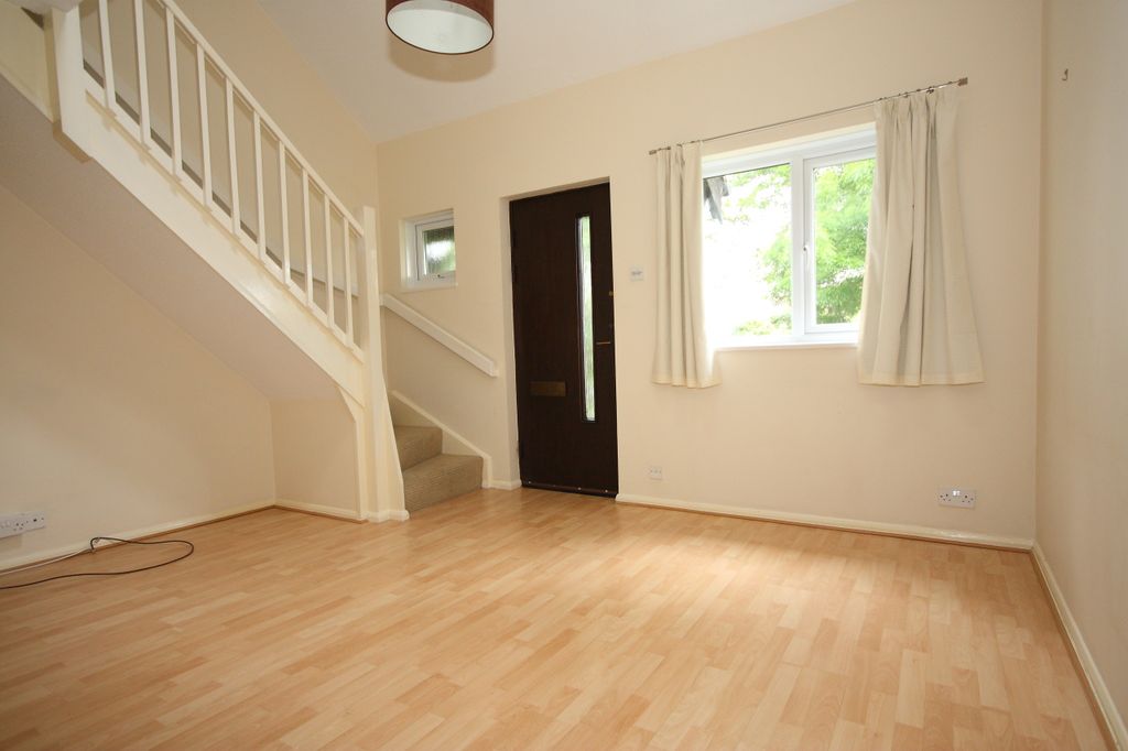 Property photo 2 of 5 Living Room
