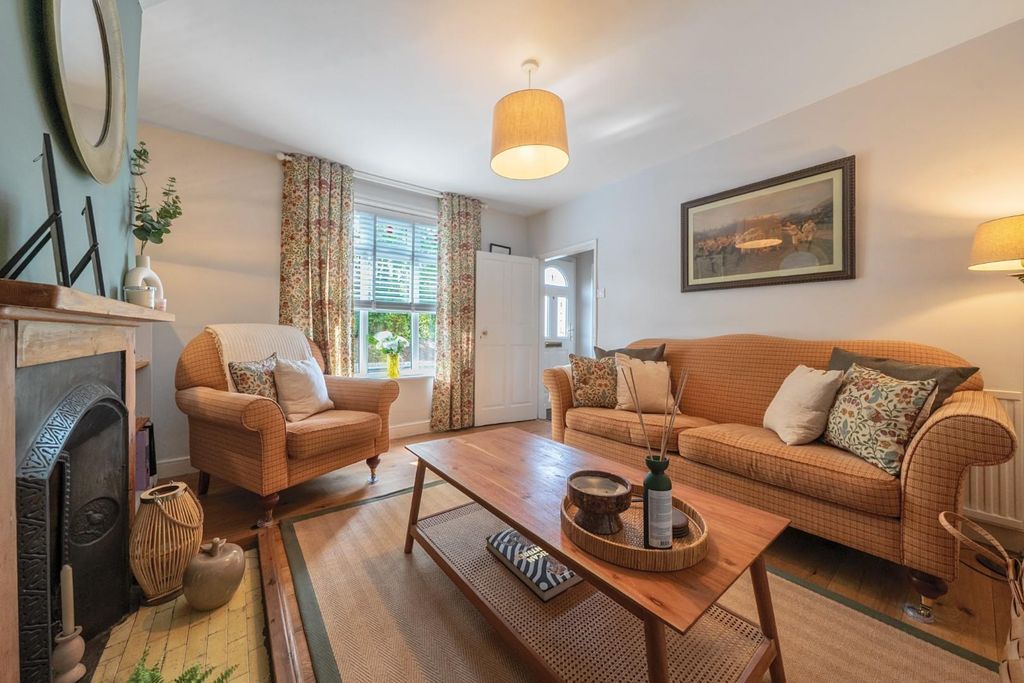 Property photo 2 of 23 Living Room