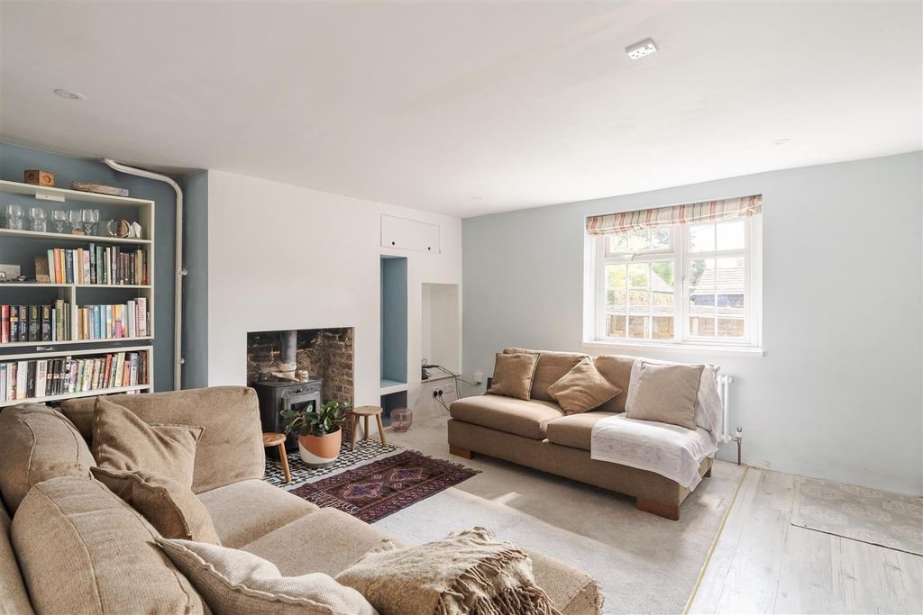 Property photo 3 of 41 Sitting Room