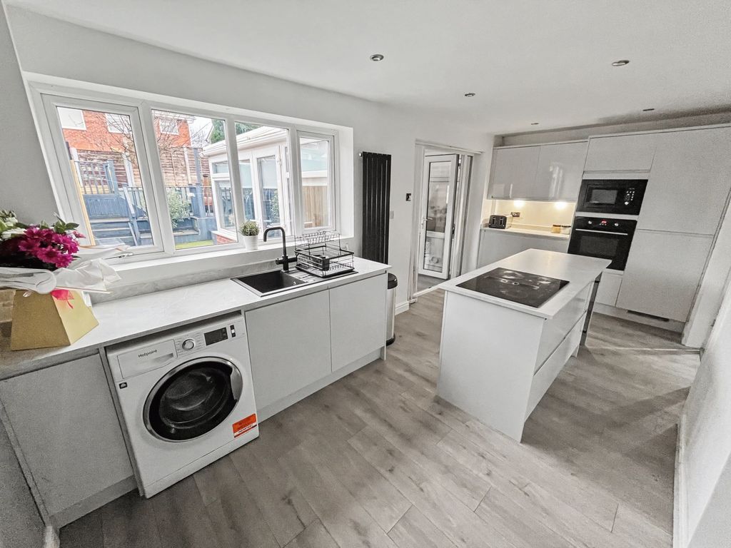 Property photo 3 of 29