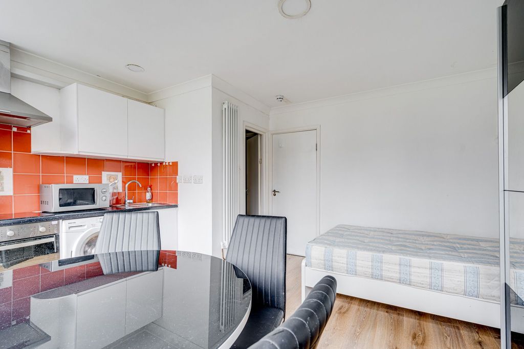 Property photo 2 of 6 -N2Zhwga