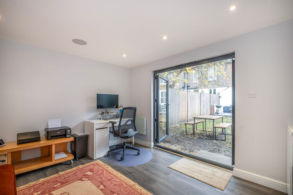 Property photo 3 of 9