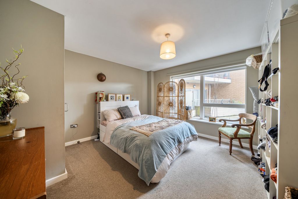 Property photo 2 of 18 1421567-18-69A6d1...