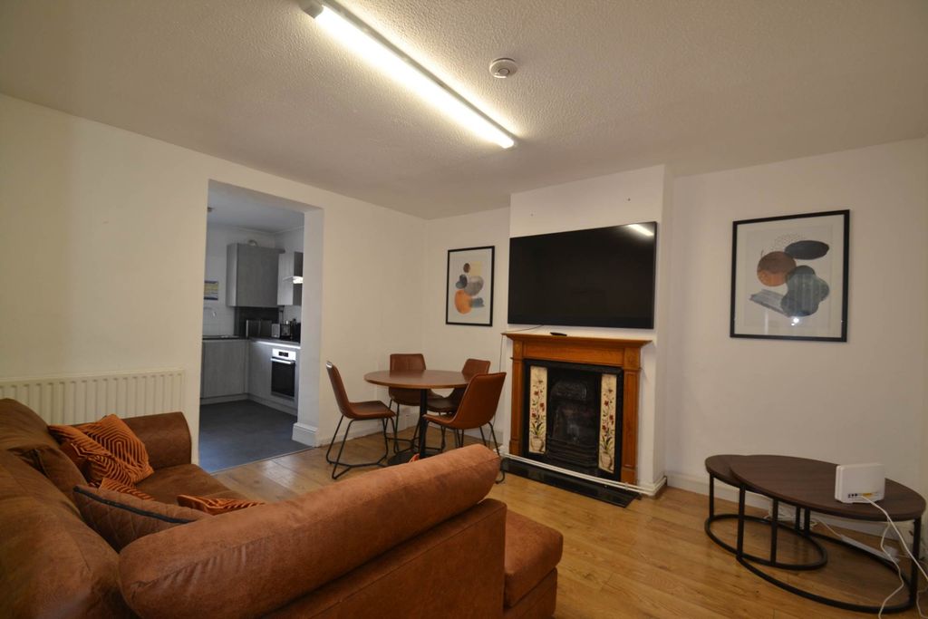 Property photo 1 of 29