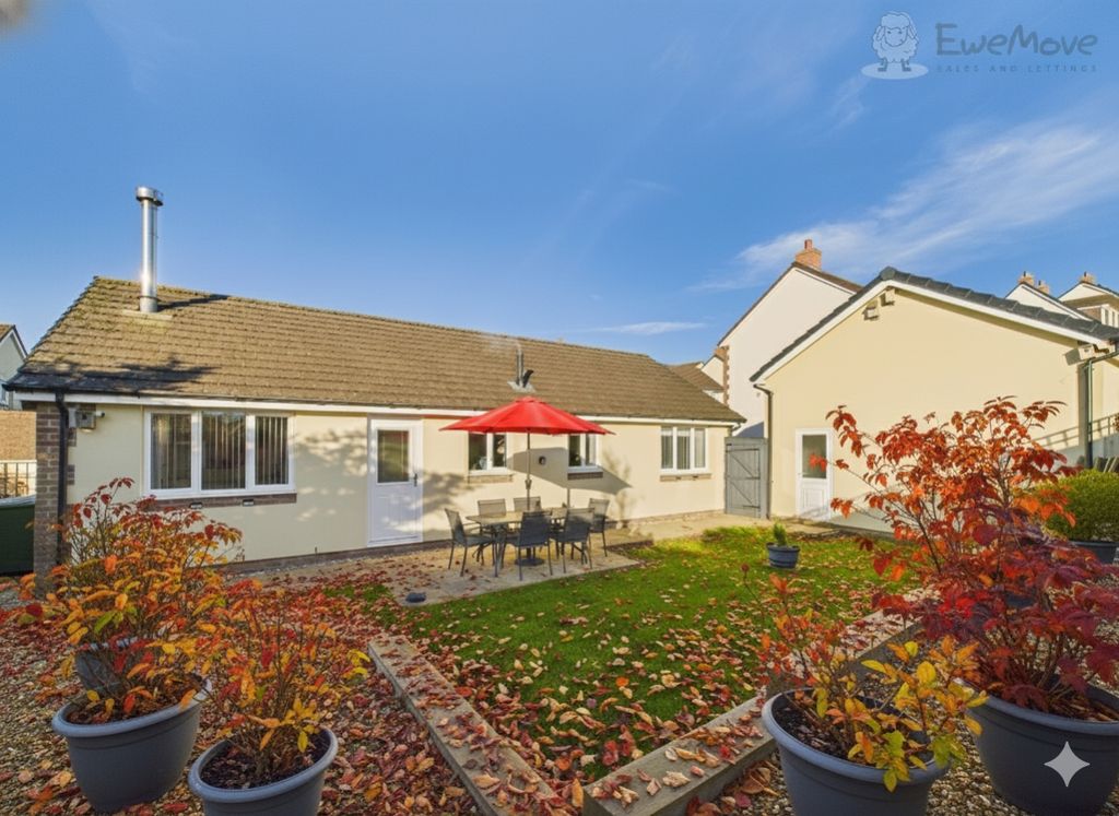 Property photo 1 of 13 Back Garden