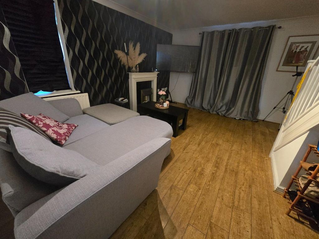 Property photo 2 of 8 Living Room