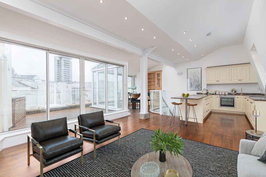 Property photo 1 of 13 2 Bed Flat For Sale Carlyle Court, Chelsea Harbour Sw10