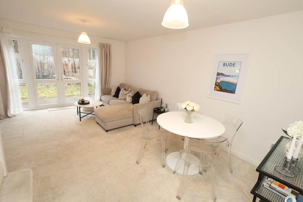 Property photo 3 of 20 6.Jpg