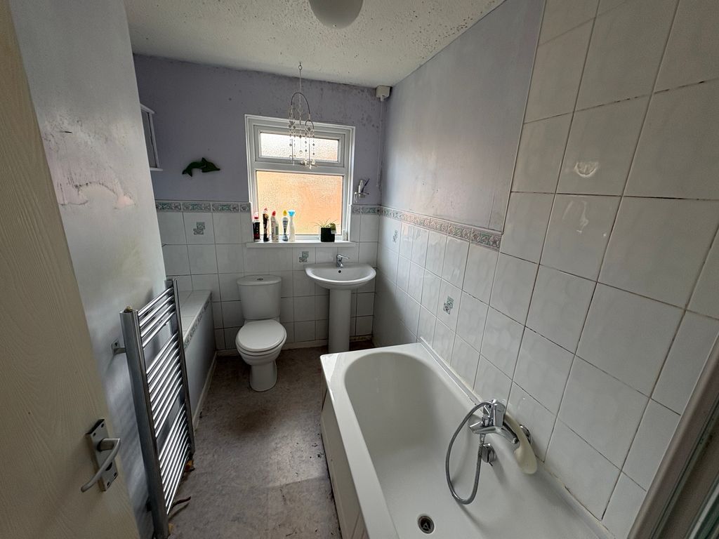 Property photo 3 of 6