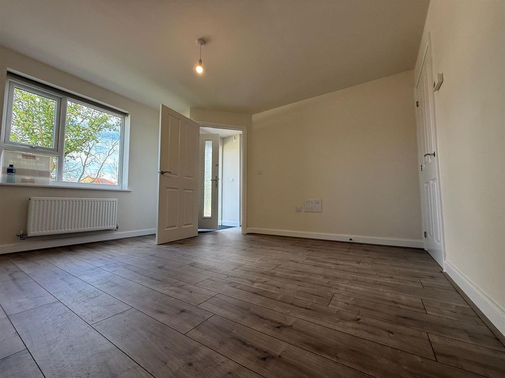 Property photo 3 of 16 2Becead5-Ff62-4730-Befc-Cda2d79ce275.Jpg