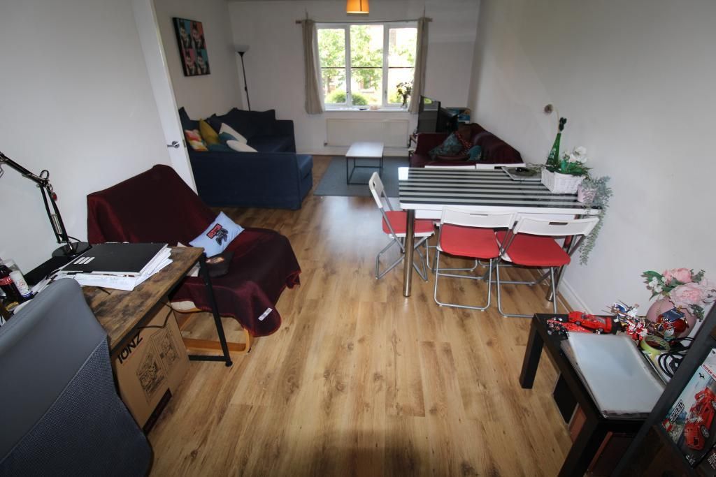Property photo 3 of 9 Lounge/Diner