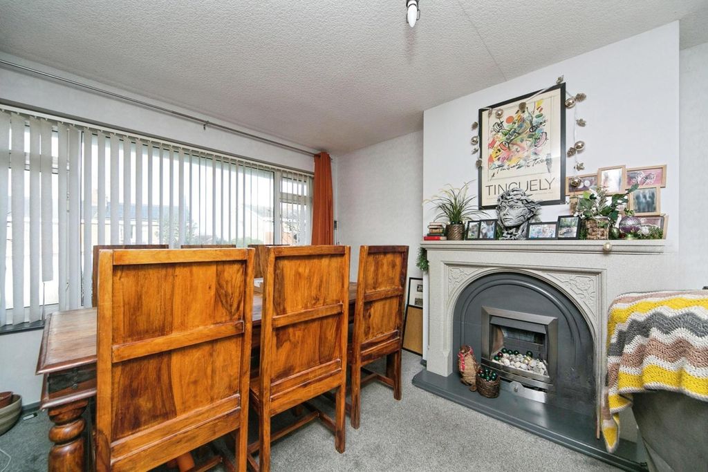 Property photo 3 of 11 Pbox-Img.Jpg