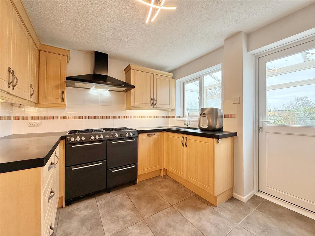 Property photo 2 of 16 Kitchen.Jpg