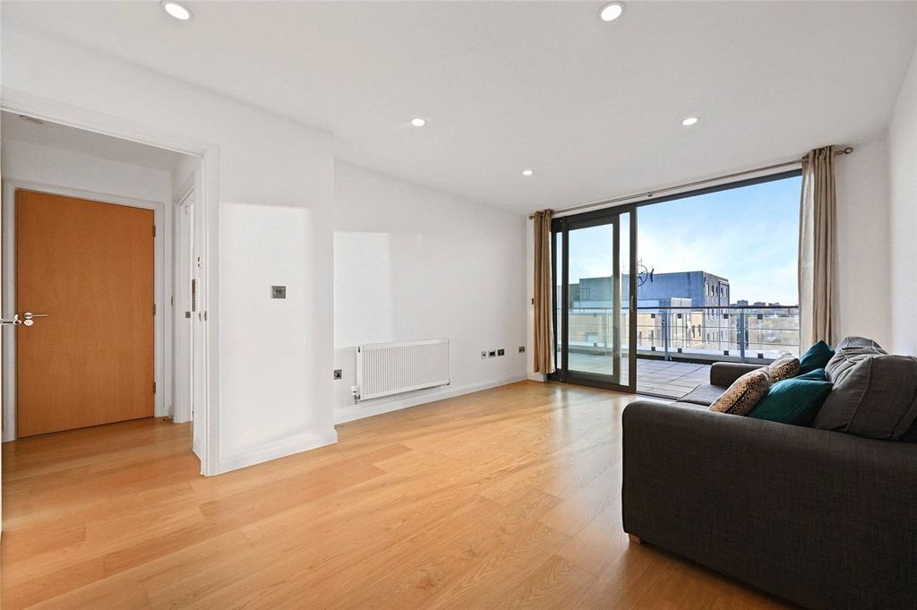 Property photo 1 of 10 Picture No. 12