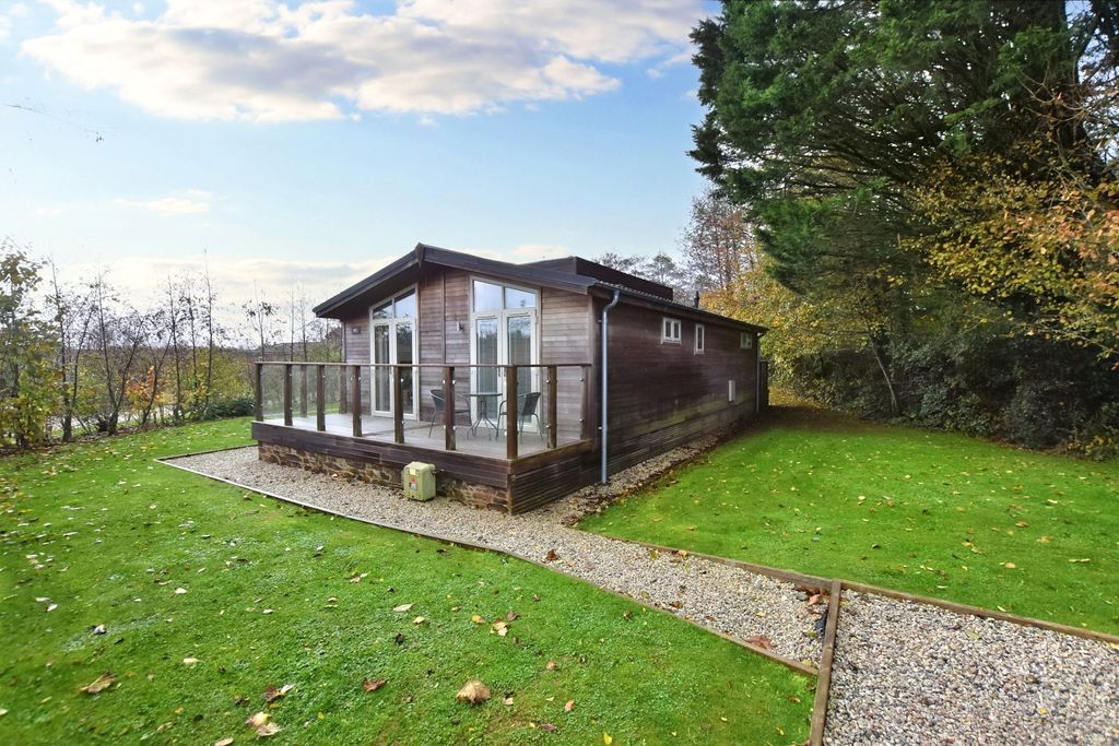Property photo 1 of 13 External