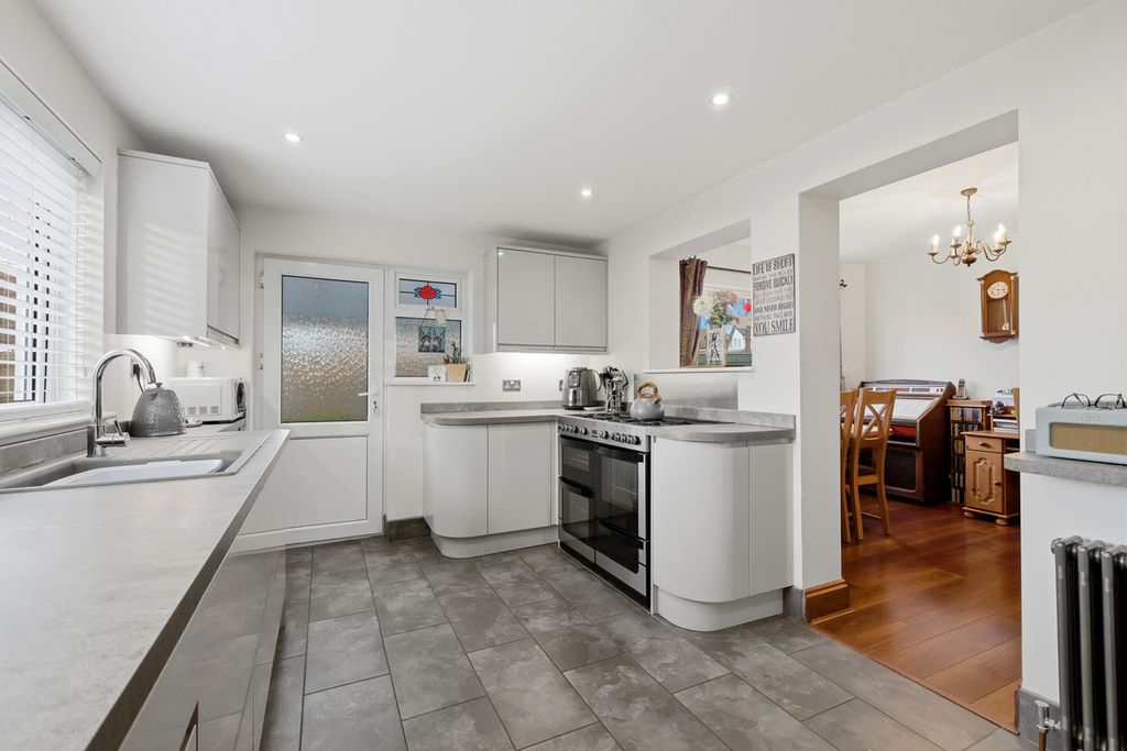 Property photo 2 of 38