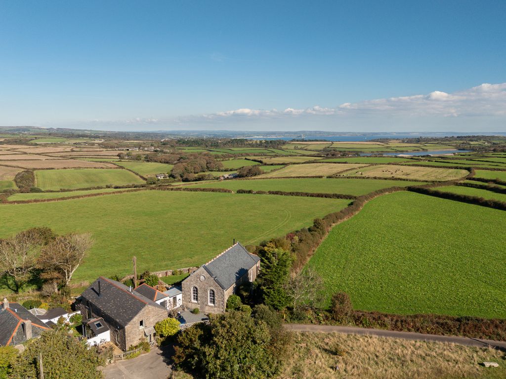 Property photo 3 of 26