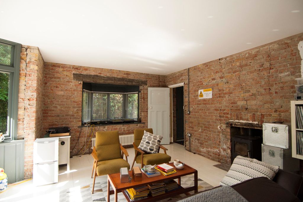 Property photo 3 of 27