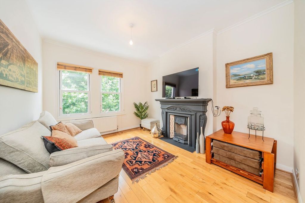 Property photo 2 of 6