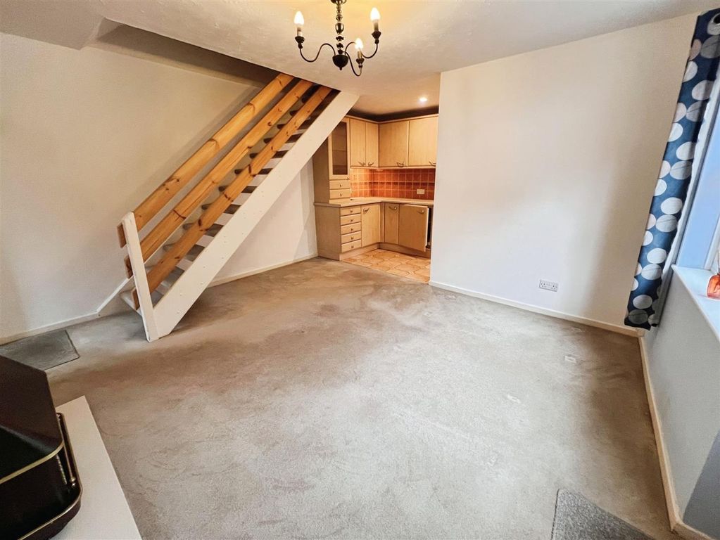 Property photo 2 of 10 Living Room