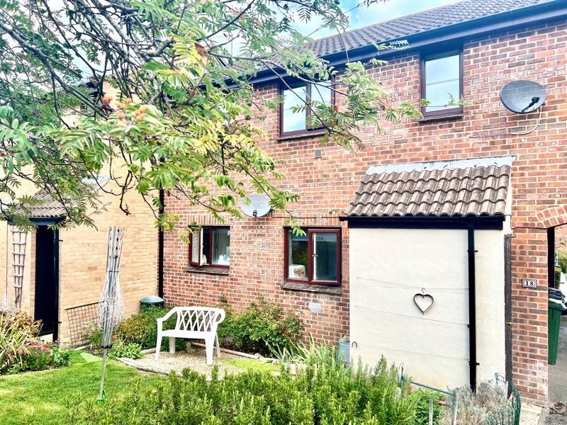 Property photo 1 of 10 Front