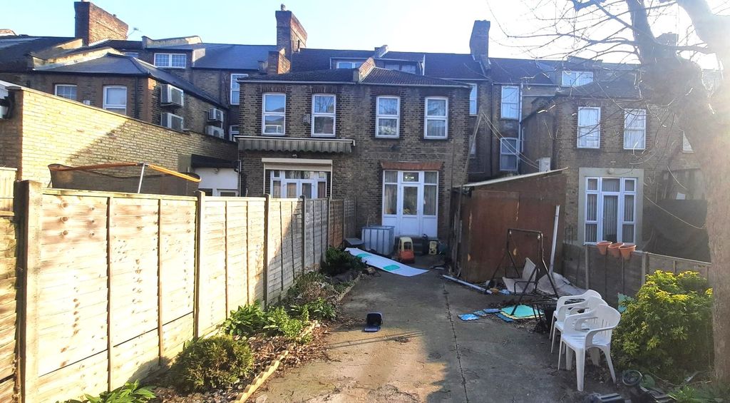 Property photo 2 of 3