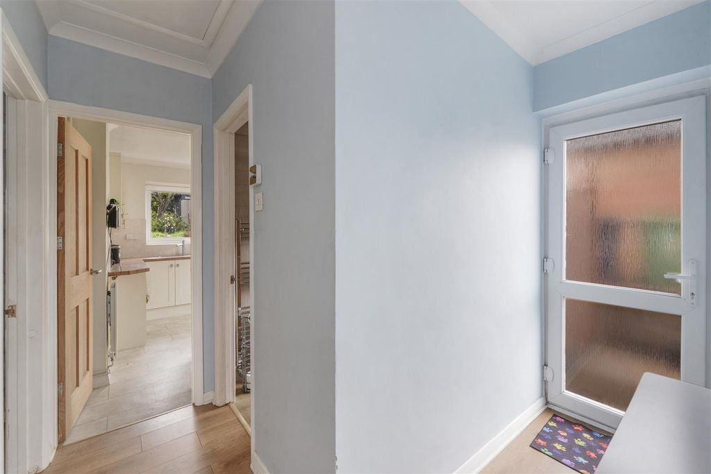 Property photo 2 of 13 02.